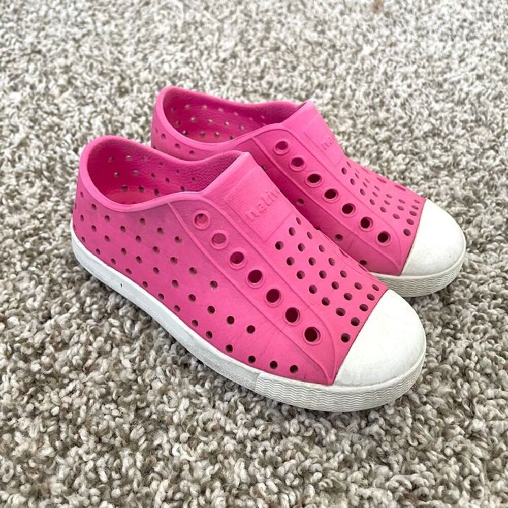Size 9 / Toddler Girl Native Shoes